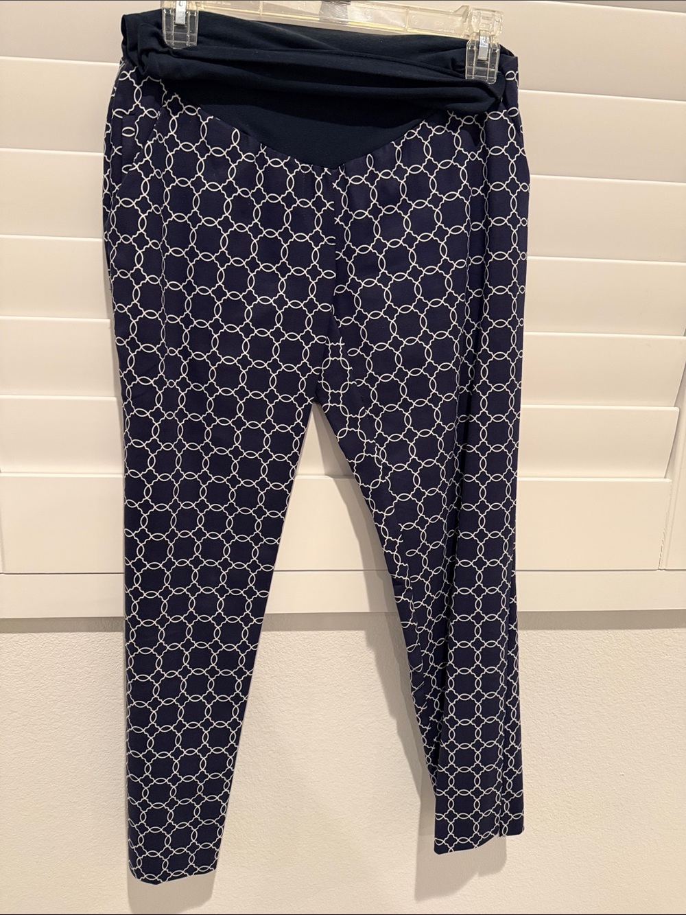 A Pea in the Pod Navy and White Geometric Ponte Maternity Pants